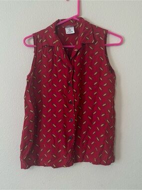 Esprit Sleeveless Red Button-Front Shirt with Leaf Motif